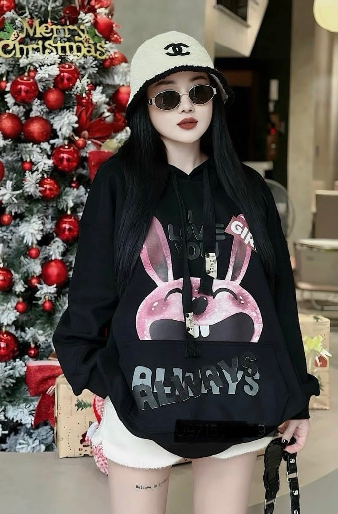 Hoodie đen hình thỏ